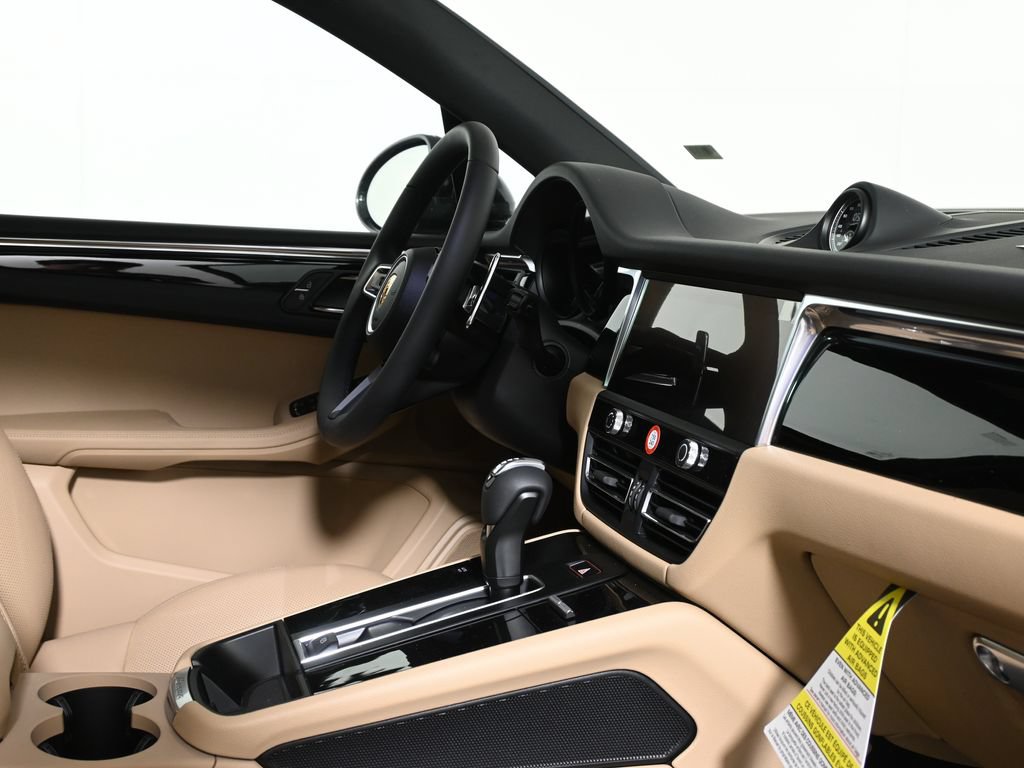 New 2026 Porsche Macan AWD/4WD image 39