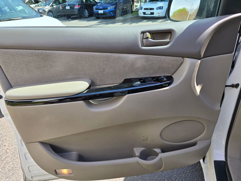 Used 2005 Toyota Sienna LE FWD image 7