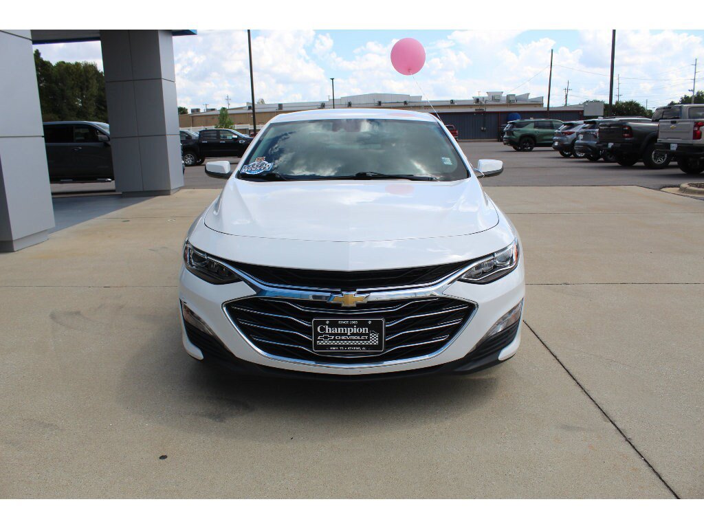 Used 2024 Chevrolet Malibu LT FWD image 3