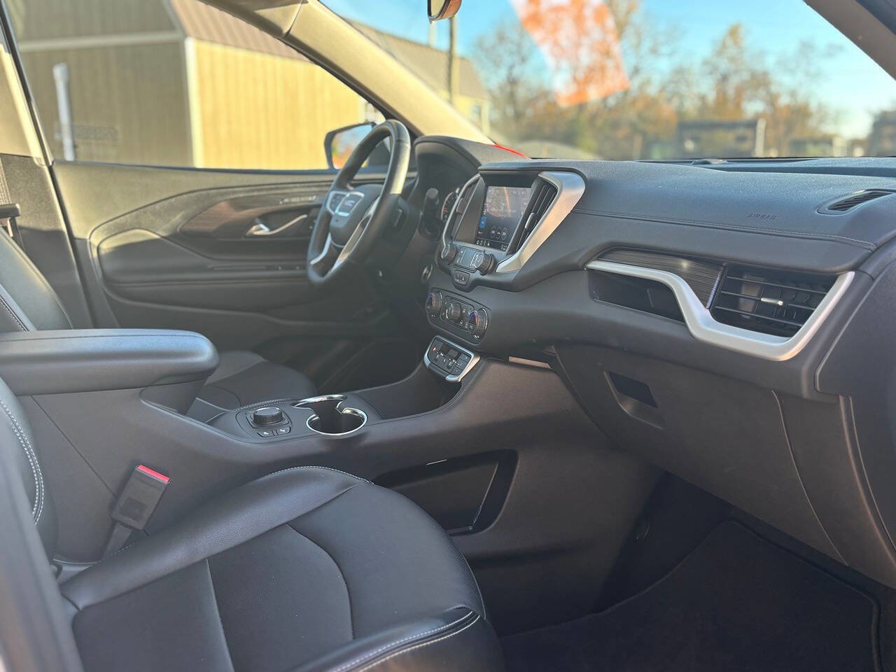 Used 2024 GMC Terrain SLT image 12