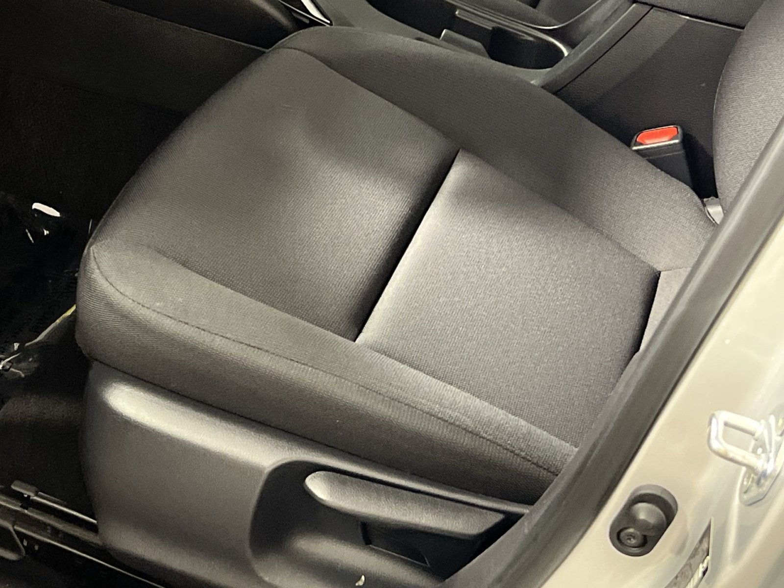Used 2025 Toyota Corolla LE FWD image 14