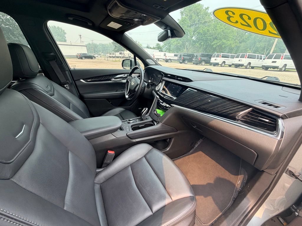 Used 2023 Cadillac XT6 Premium Luxury FWD image 11