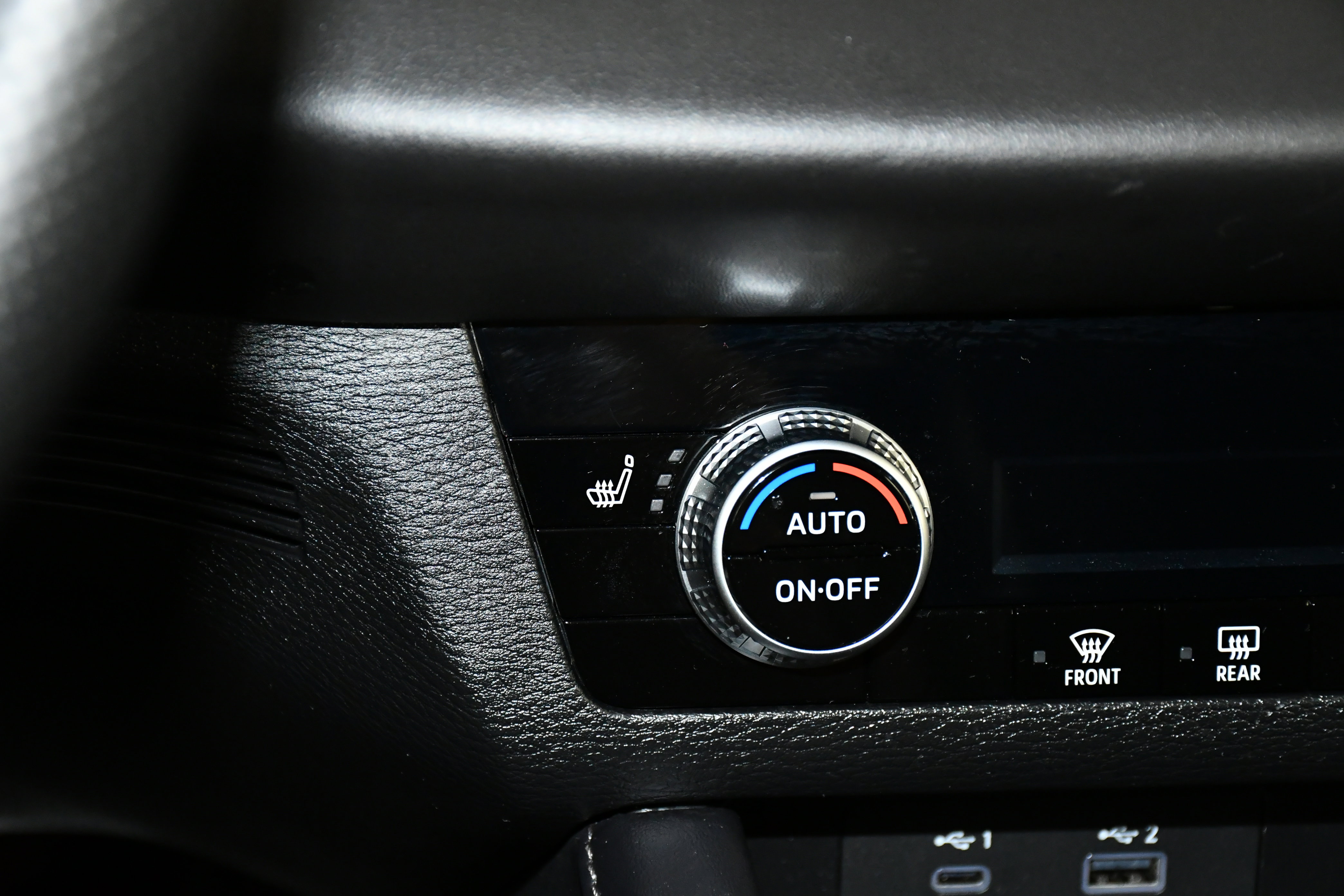 Used 2025 Mitsubishi Outlander SE image 25