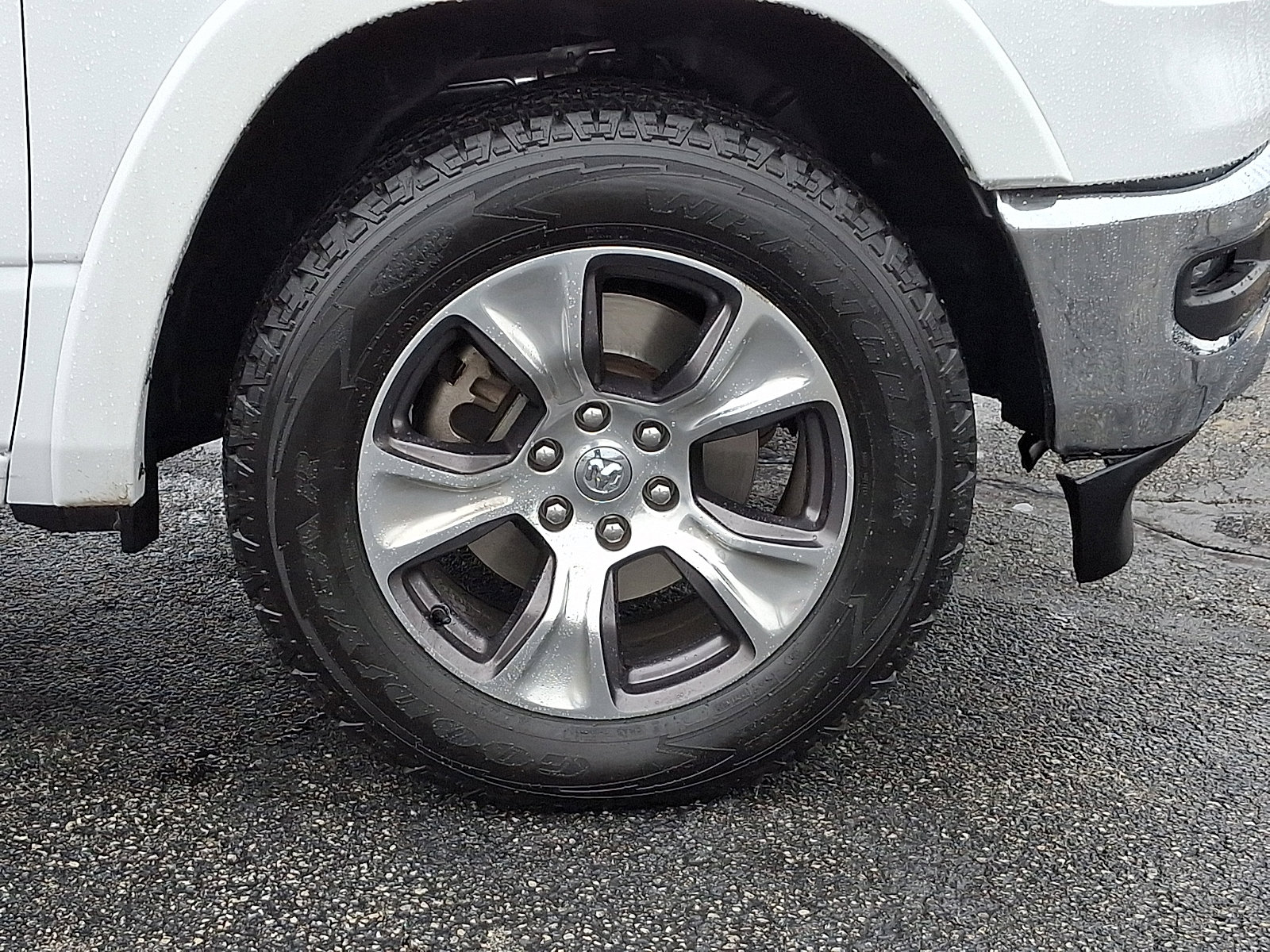 Used 2022 RAM 1500 Laramie image 9