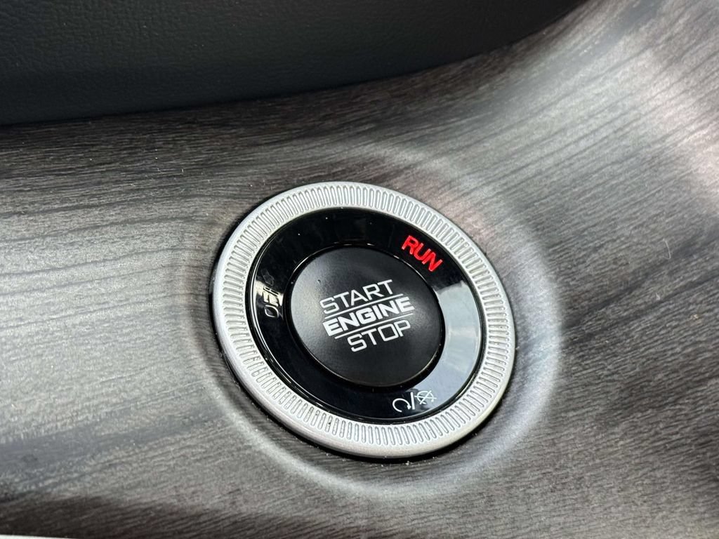 Used 2024 Jeep Grand Cherokee Limited AWD/4WD image 22