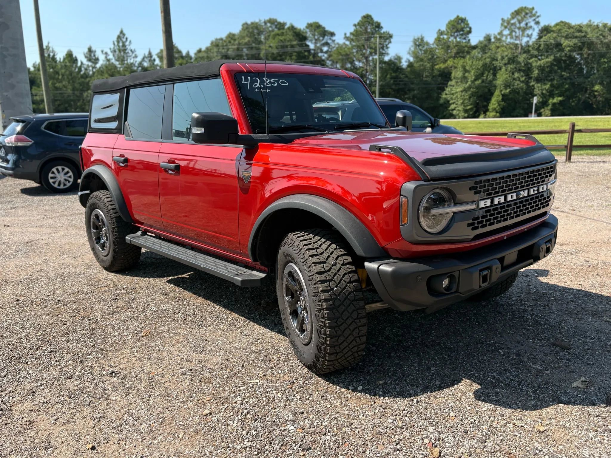 Used 2022 Ford Bronco Badlands image 3