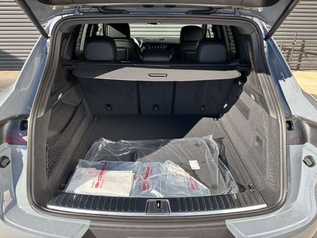 Certified 2026 Porsche Cayenne AWD/4WD image 25