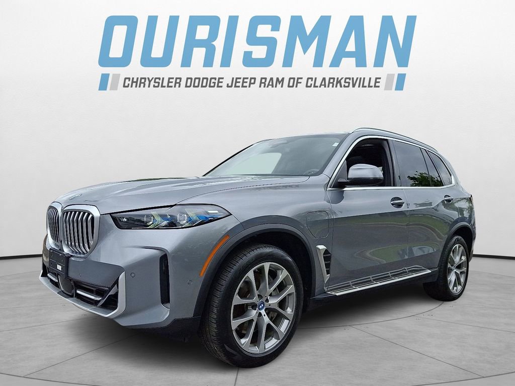 Used 2025 BMW X5 xDrive50e AWD/4WD image 3