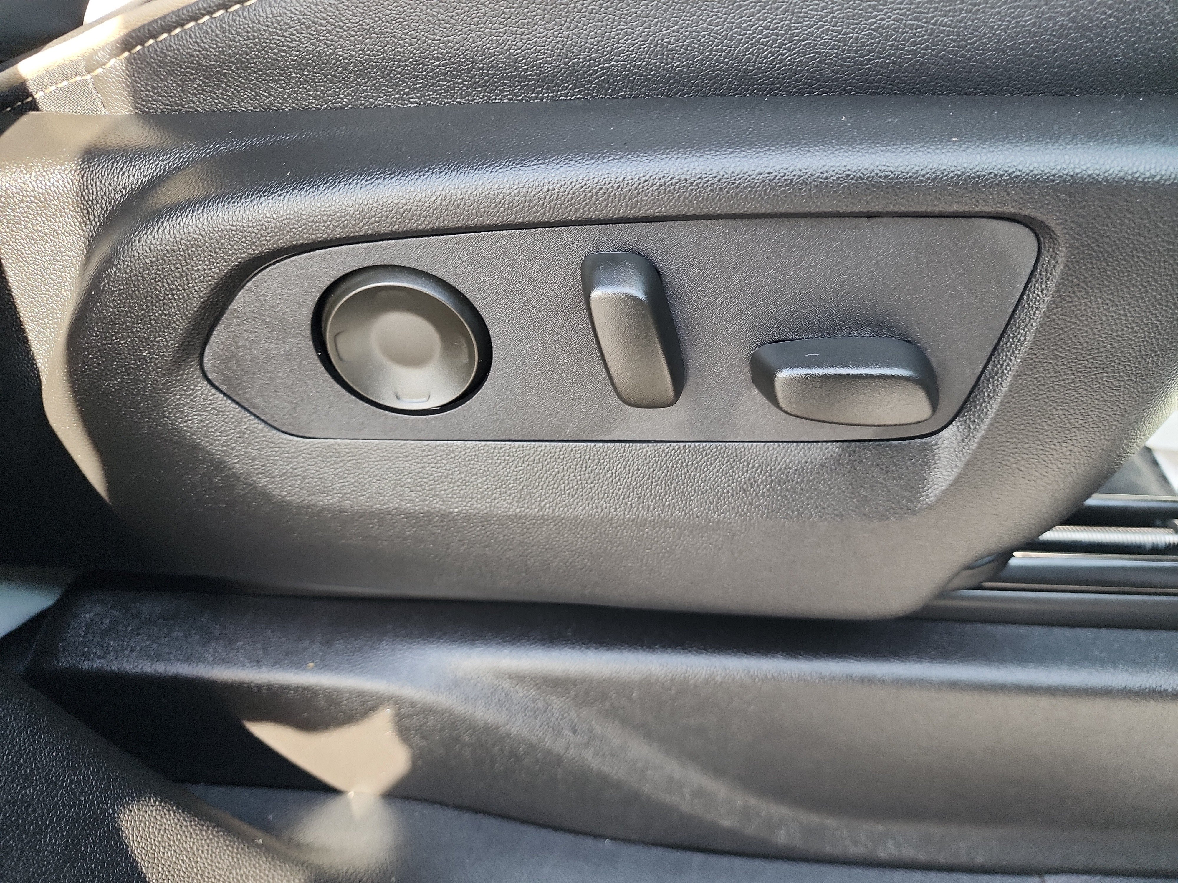 Certified 2024 Chevrolet Tahoe Premier w/ Premium Package AWD/4WD image 36