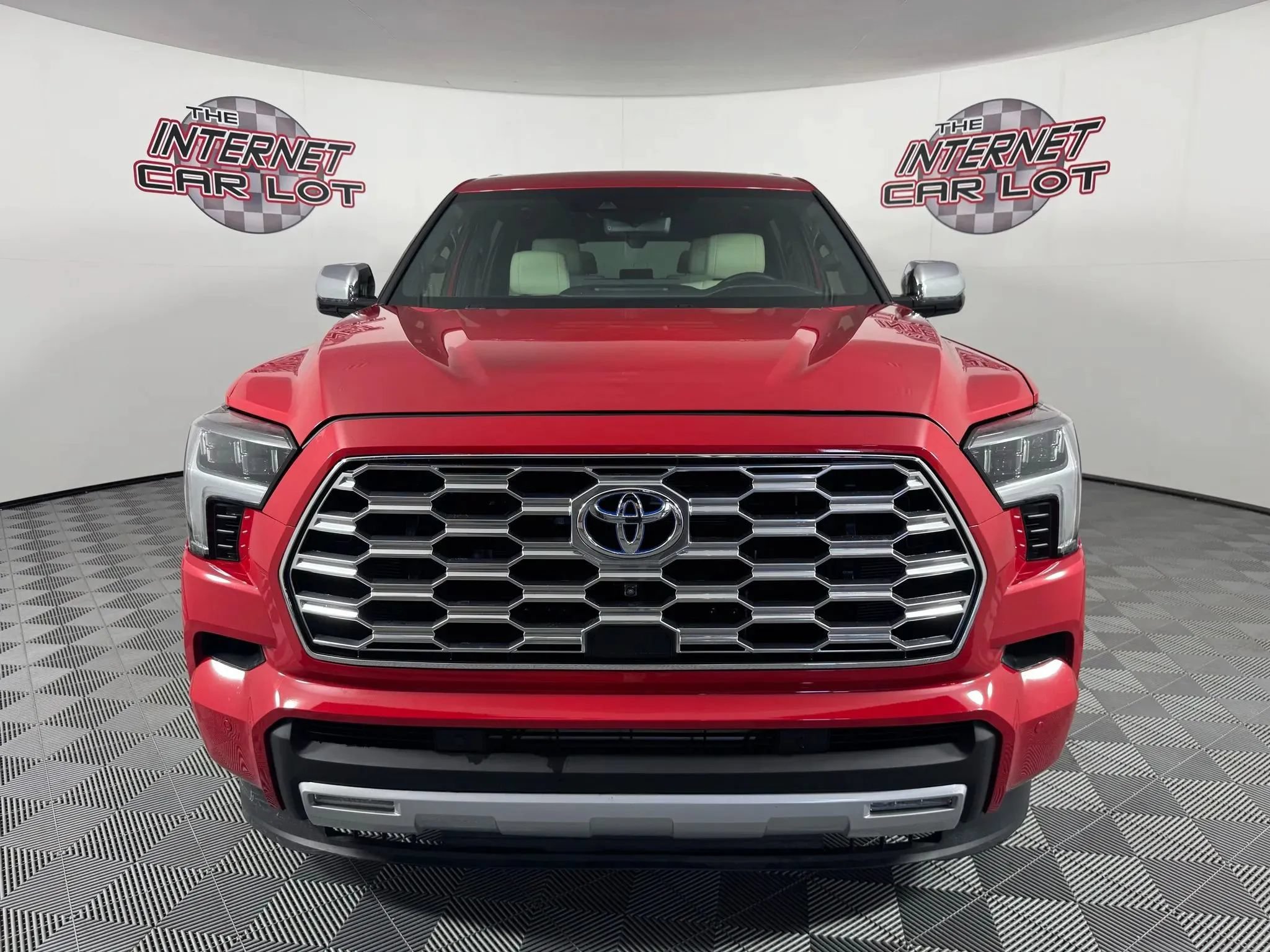 Used 2023 Toyota Sequoia Capstone AWD/4WD image 2