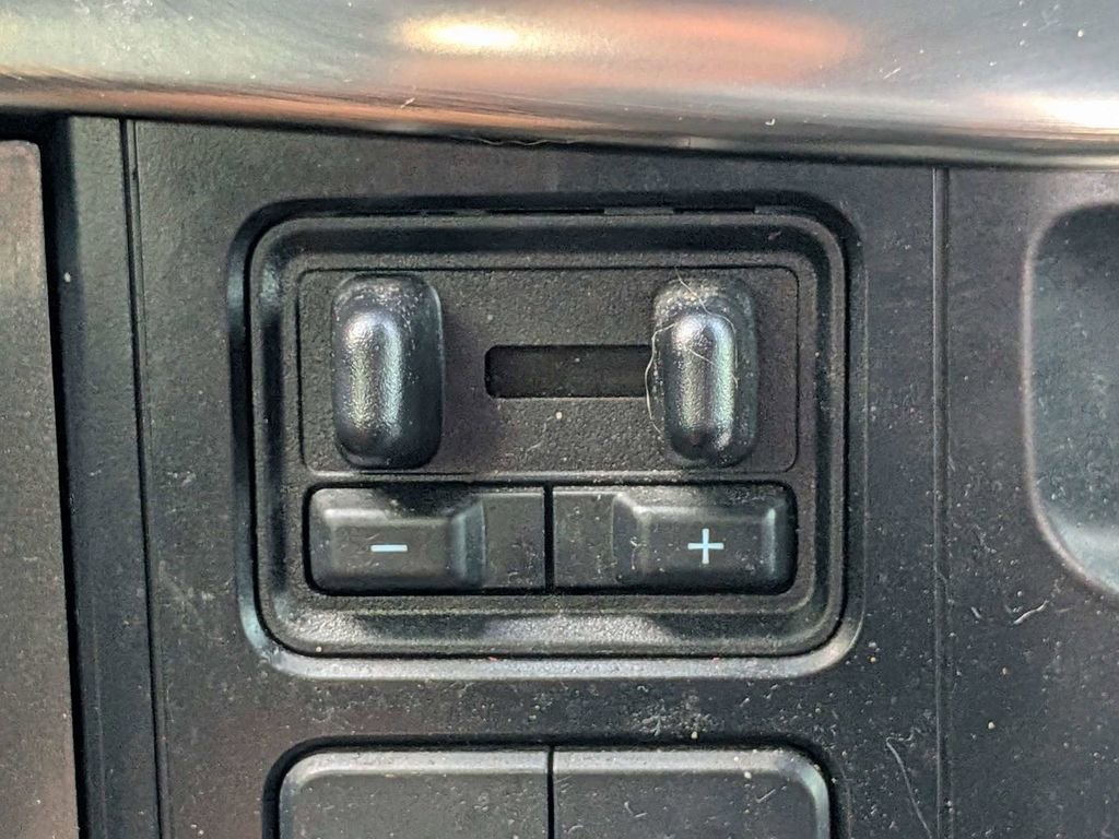 Used 2023 Ford F150 Lariat w/ Equipment Group 502A High image 28