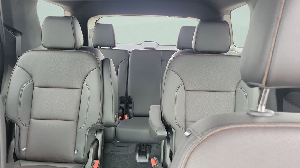 Used 2023 Chevrolet Traverse High Country image 21