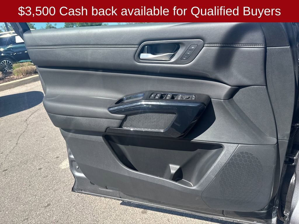 New 2026 Nissan Pathfinder Platinum image 11