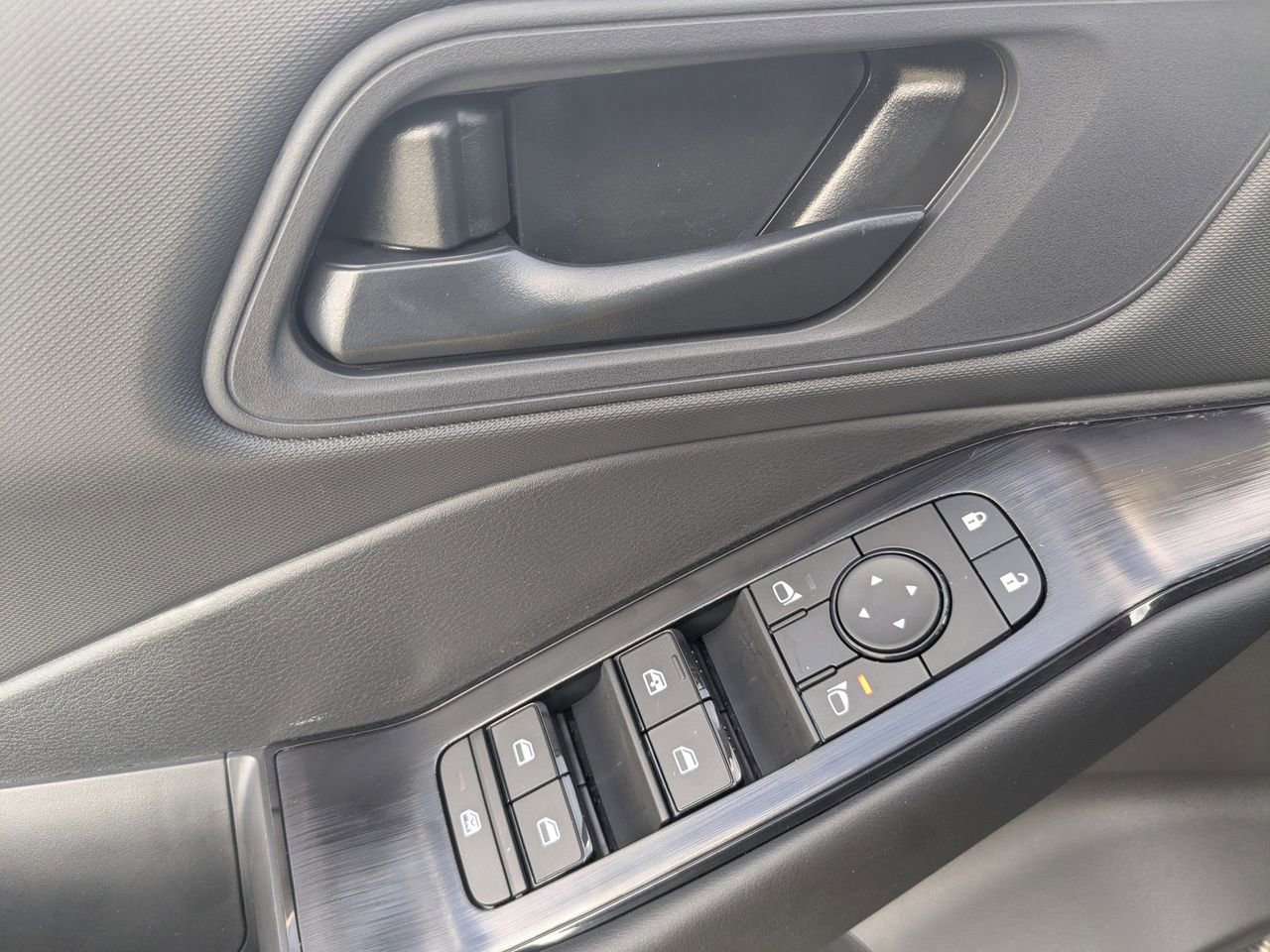 New 2026 Nissan Rogue S image 14