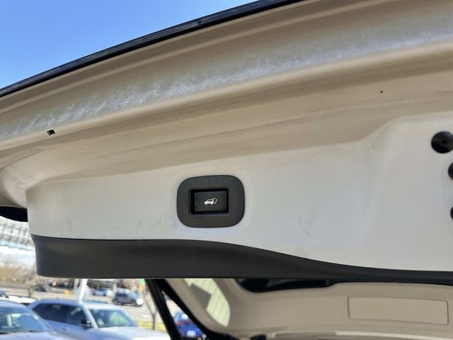 Used 2019 Nissan Rogue SL w/ Premium Package image 12