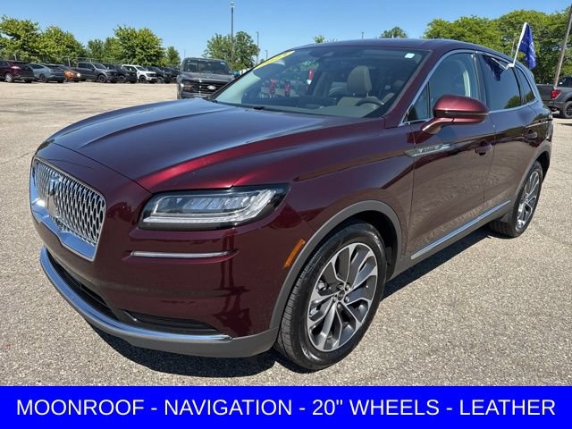 Used 2023 Lincoln Nautilus Reserve AWD/4WD image 2