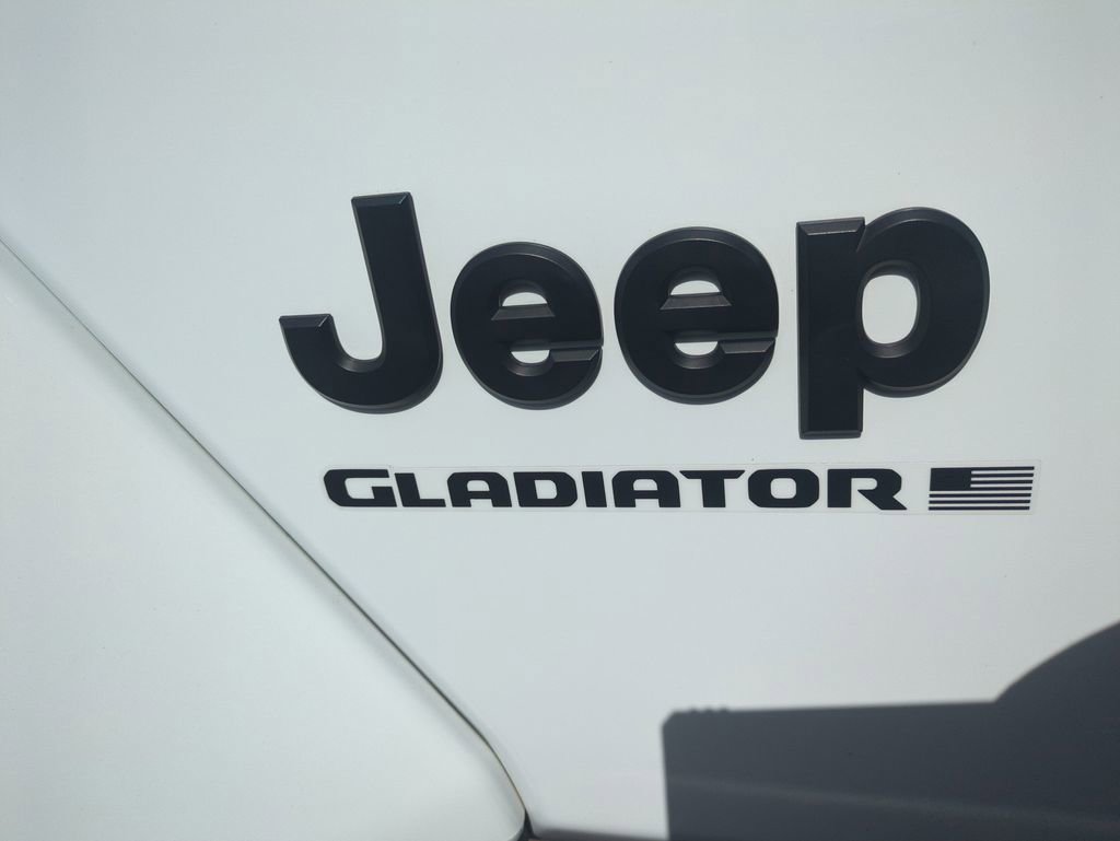 Used 2024 Jeep Gladiator Sport AWD/4WD image 32