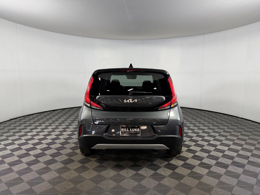 Used 2025 Kia Soul LX w/ LX Technology Package FWD image 9