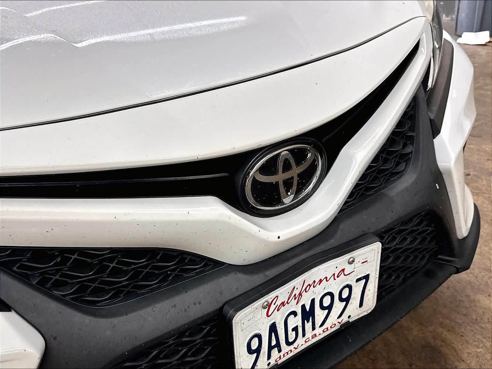 Used 2020 Toyota Camry SE FWD image 32