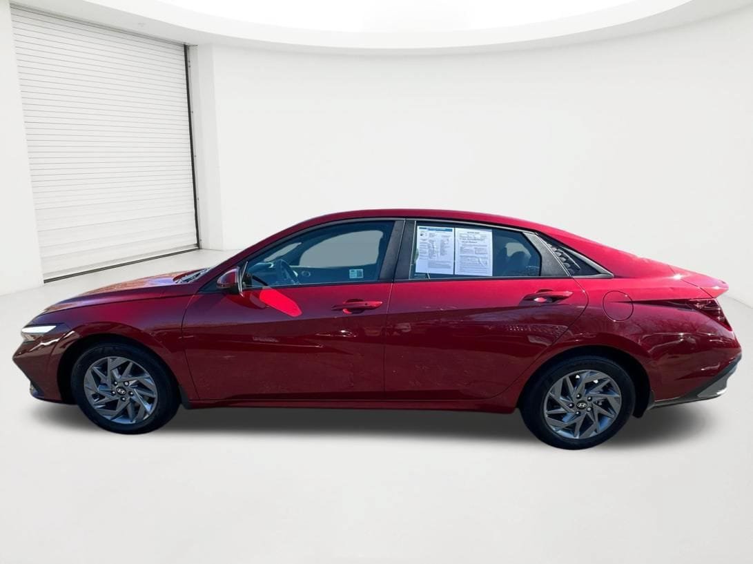 Certified 2024 Hyundai Elantra SEL FWD image 8
