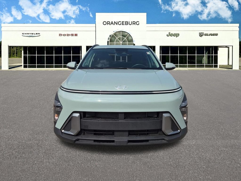 Used 2025 Hyundai Kona SEL FWD image 3