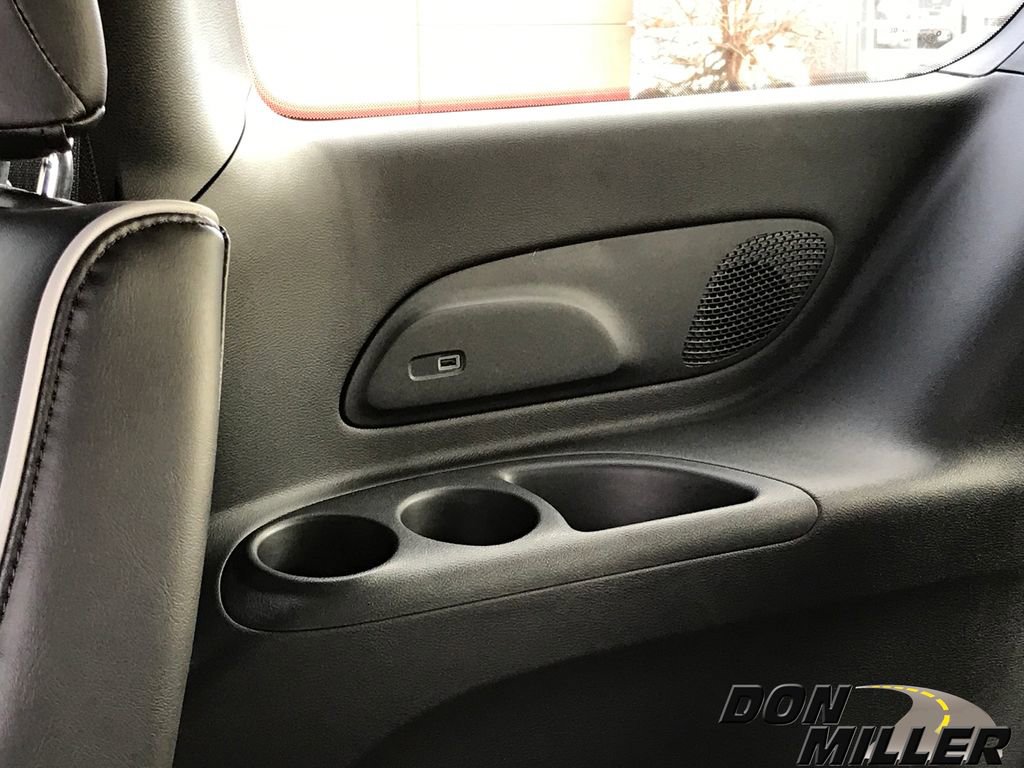 New 2026 Chrysler Pacifica Limited image 32