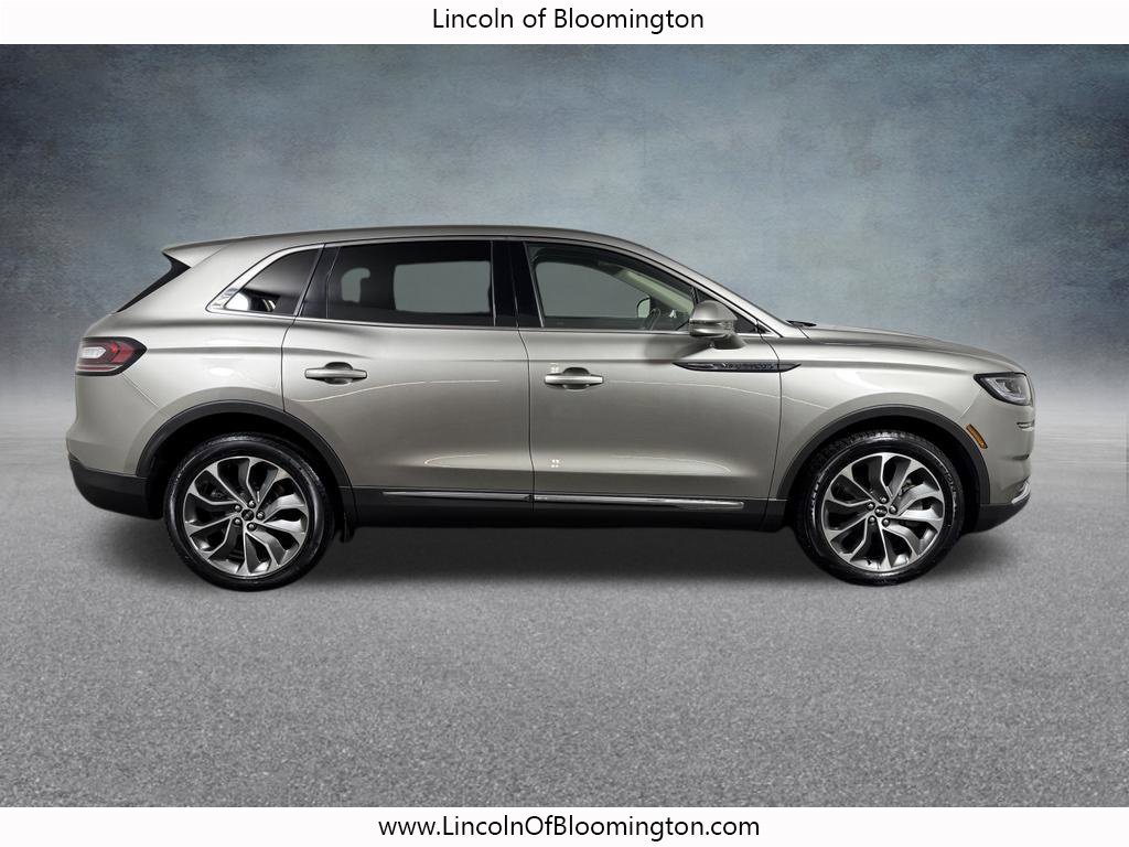 Used 2023 Lincoln Nautilus Reserve AWD/4WD image 8