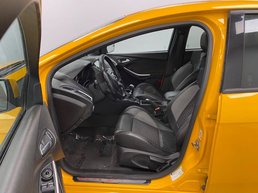Used 2015 Ford Focus ST w/ Equipment Group 401A image 18