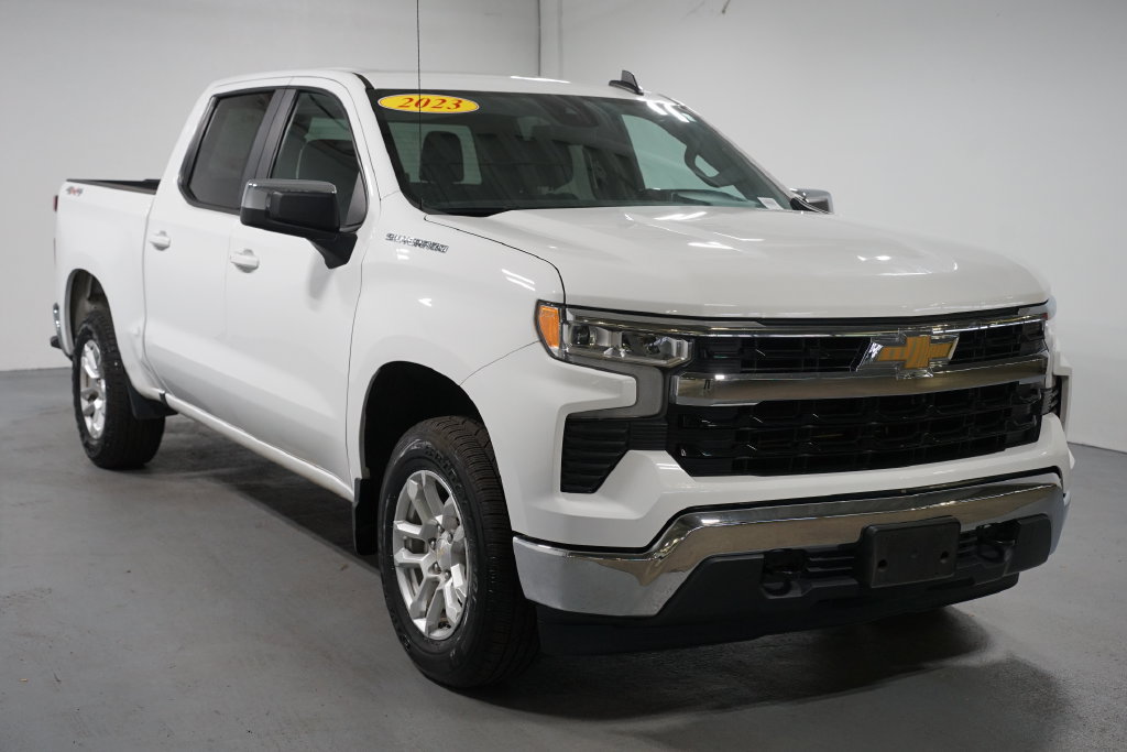 Used 2023 Chevrolet Silverado 1500 LT AWD/4WD image 3