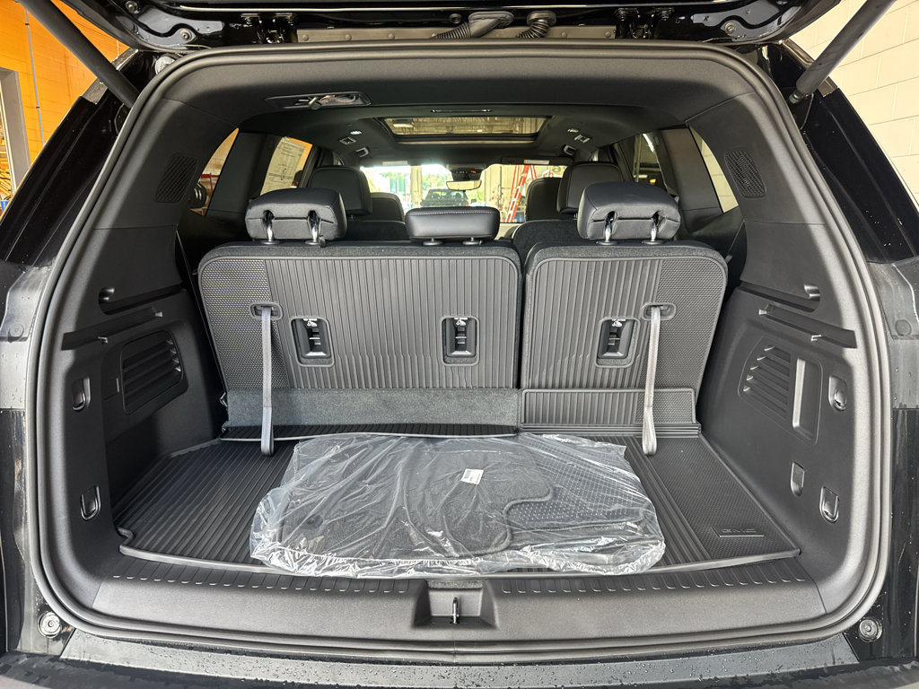 New 2026 GMC Acadia Elevation w/ Elevation Premium Package AWD/4WD image 21