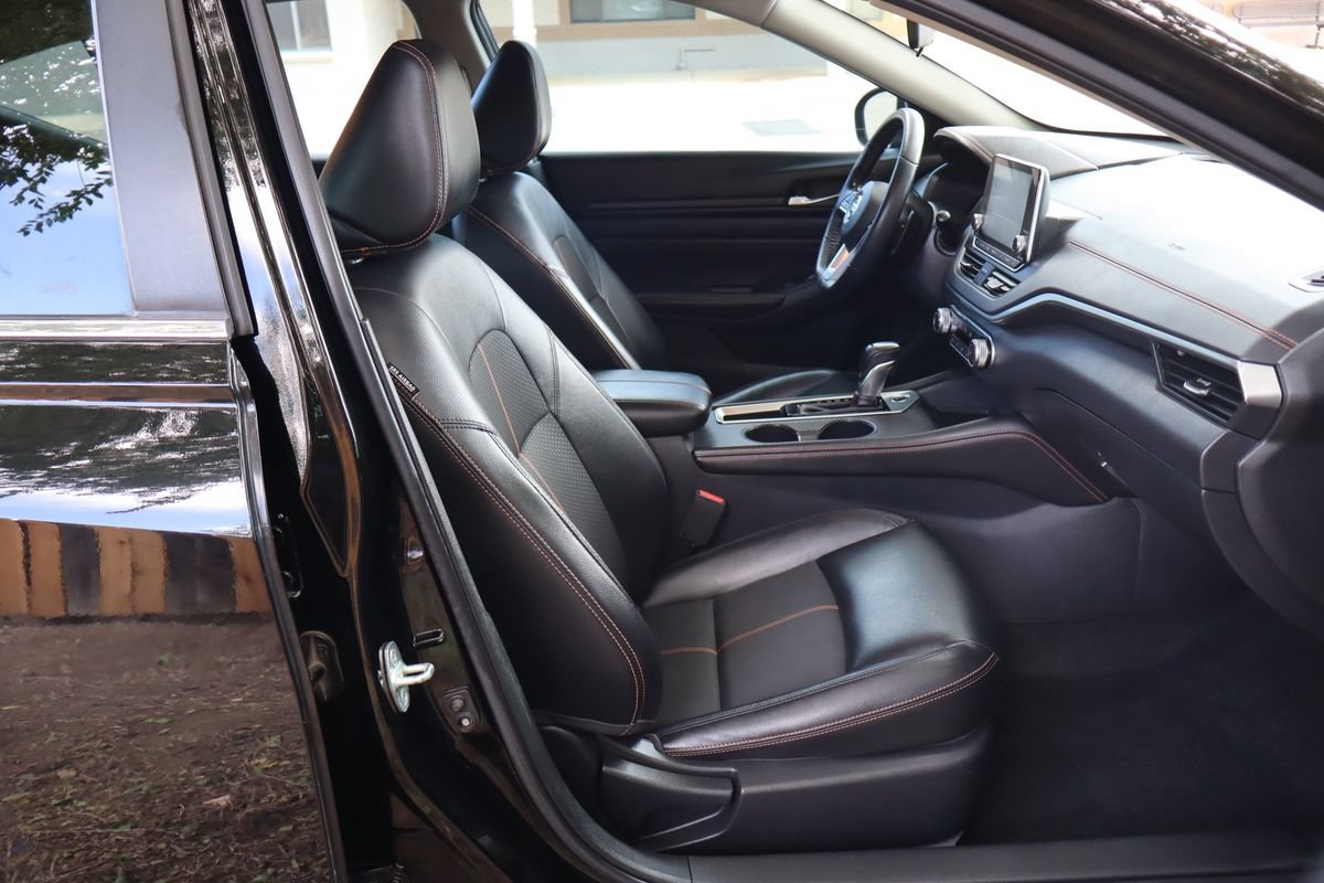 Used 2020 Nissan Altima 2.5 SR w/ Premium Package FWD image 22