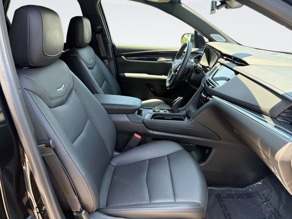 Certified 2023 Cadillac XT5 Premium Luxury FWD image 32