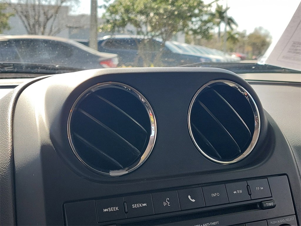 Used 2016 Jeep Patriot Sport w/ Power Value Group image 21