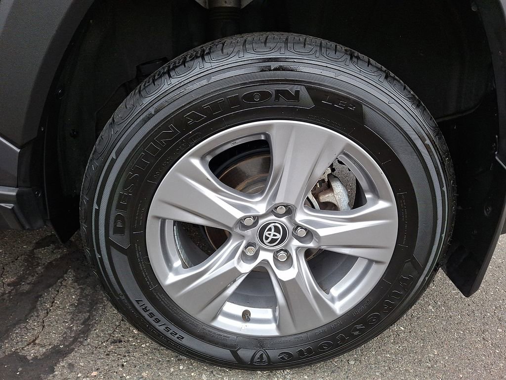 Used 2023 Toyota RAV4 XLE image 6