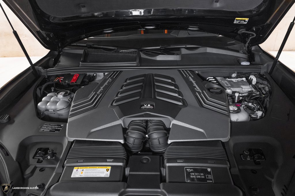 Used 2025 Lamborghini Urus SE image 4