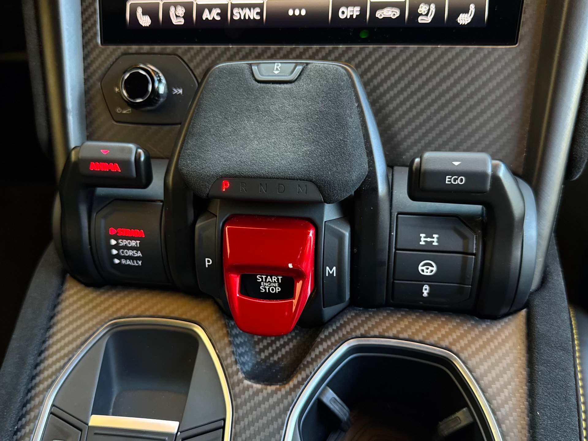 Used 2023 Lamborghini Urus Performante AWD/4WD image 34