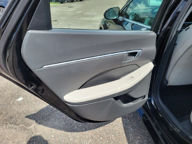 Used 2025 Hyundai Sonata SEL FWD image 13