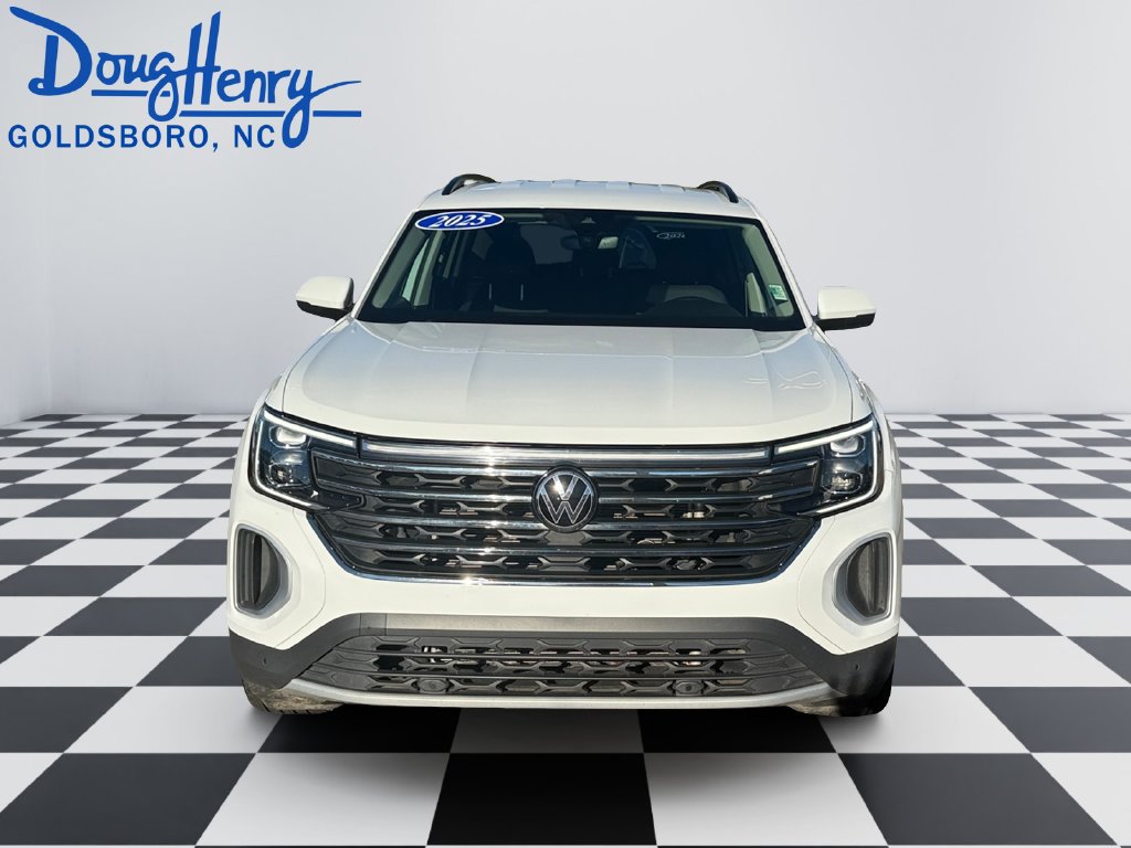 Used 2025 Volkswagen Atlas SE AWD/4WD image 8