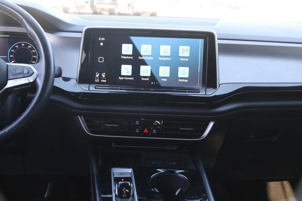Used 2024 Volkswagen Atlas Cross Sport SE image 23