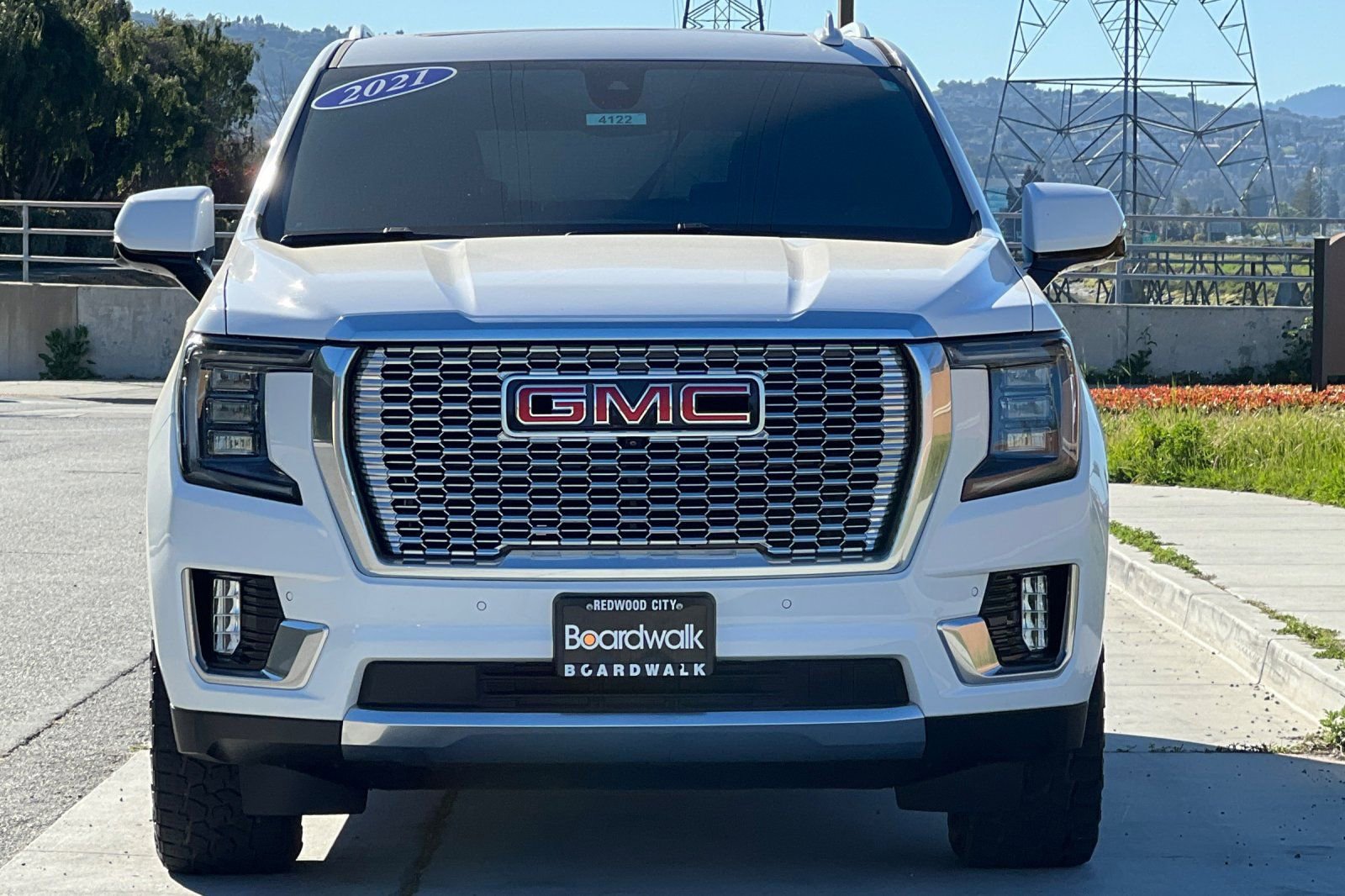 Used 2021 GMC Yukon Denali w/ Denali Premium Package image 9