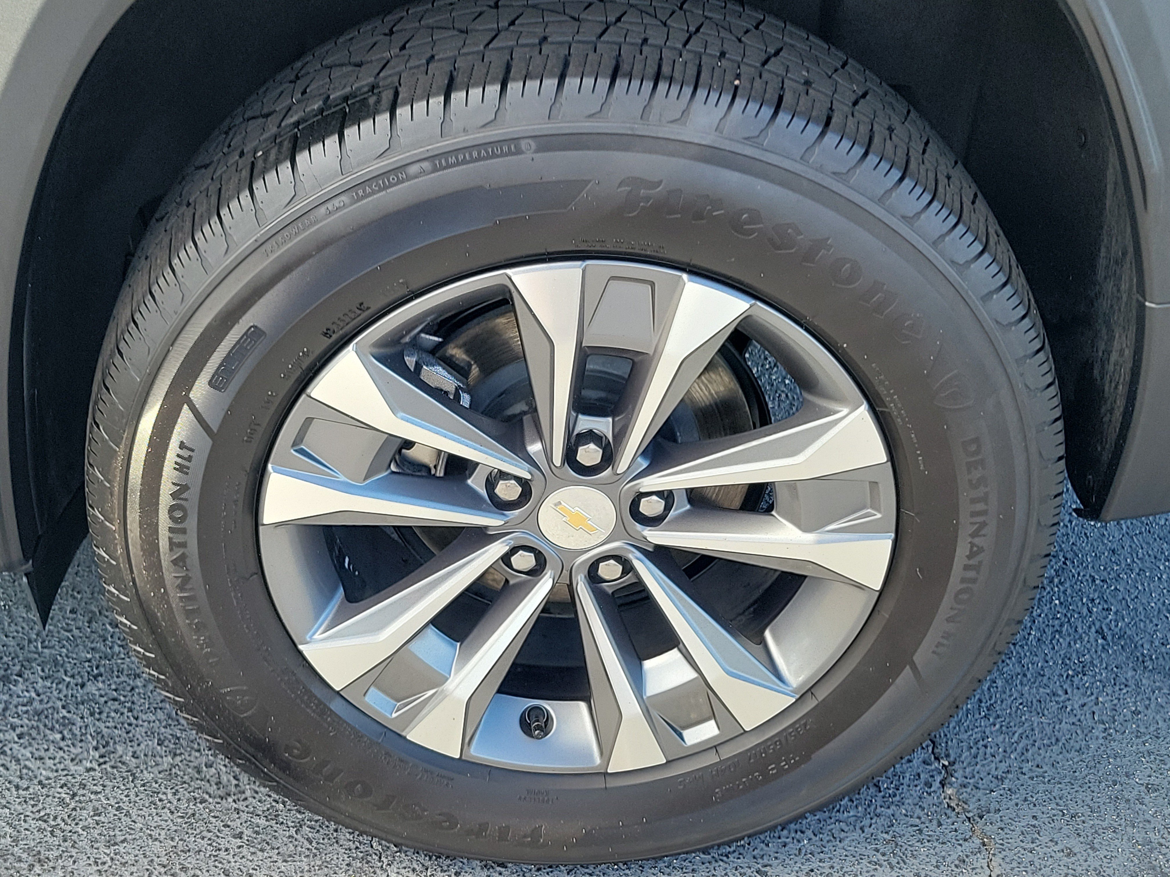 Used 2026 Chevrolet Equinox LT FWD image 8