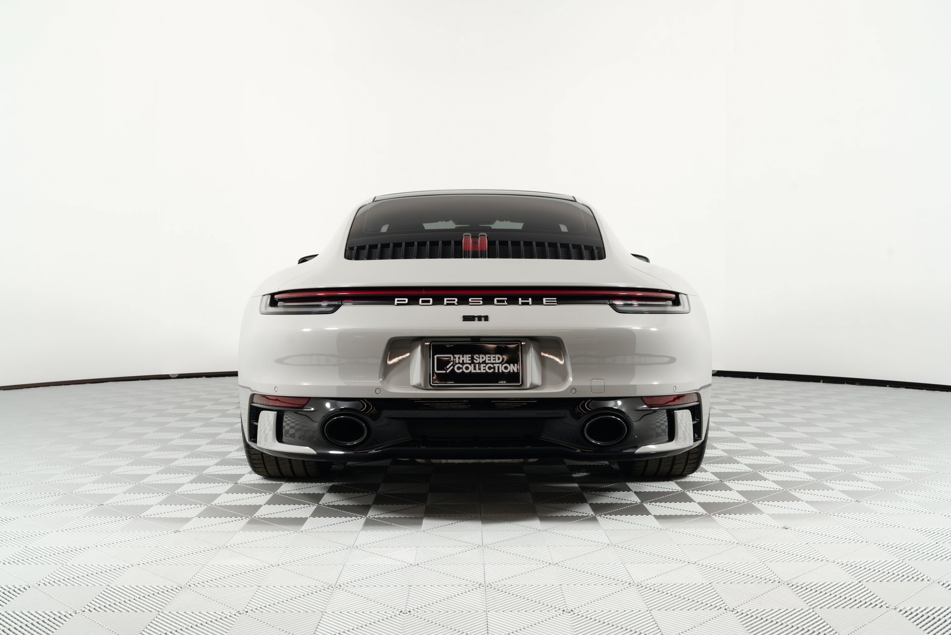 Used 2024 Porsche 911 Carrera image 6