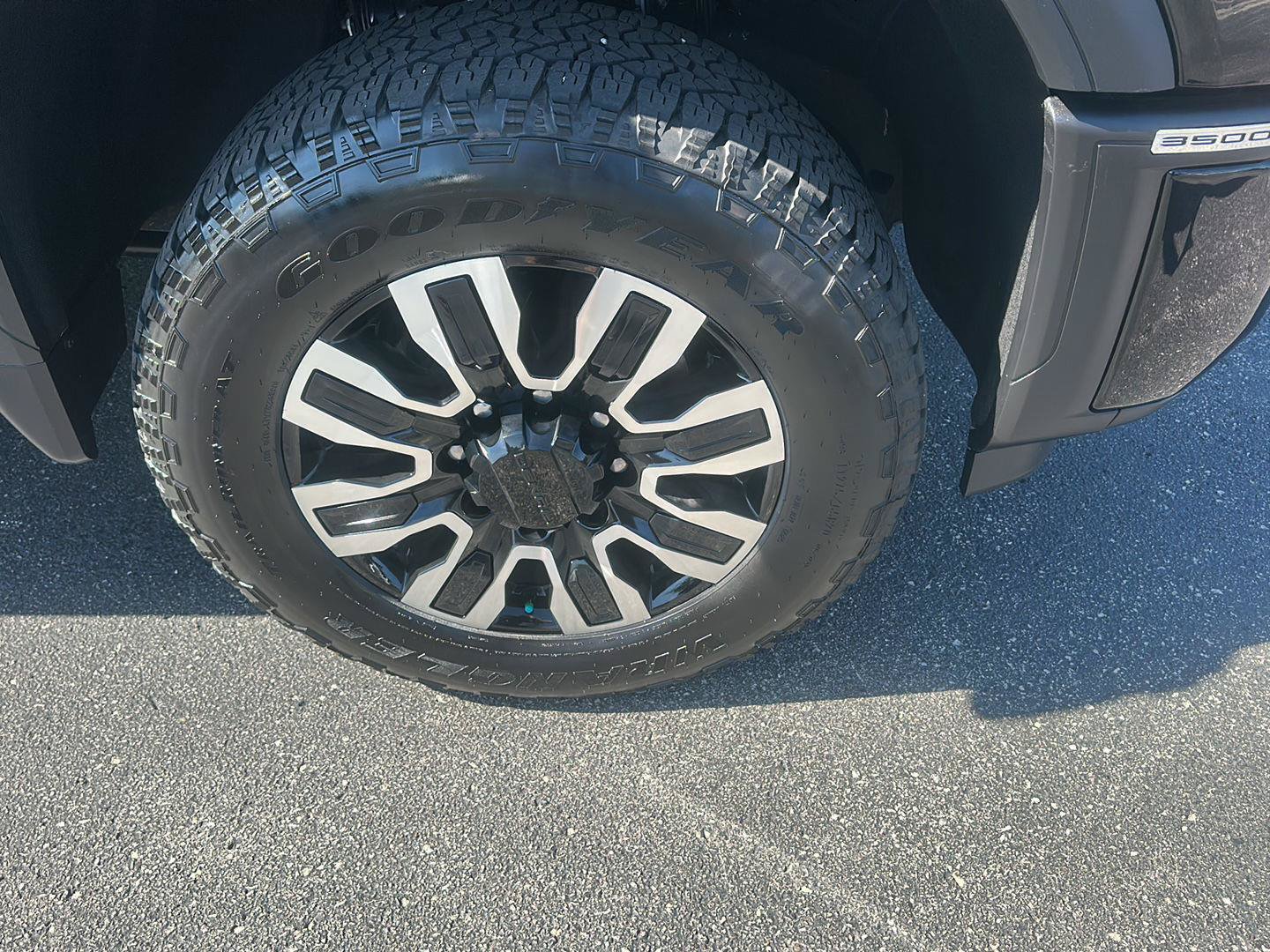 Used 2025 GMC Sierra 3500 Denali Ultimate AWD/4WD image 15