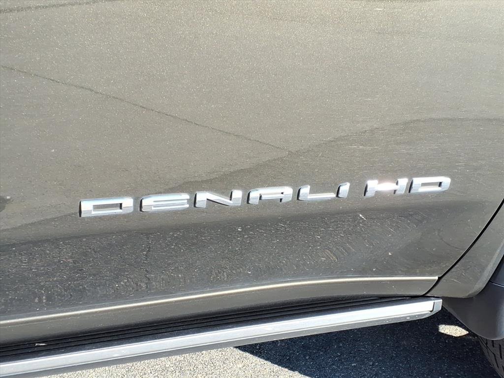 Used 2023 GMC Sierra 2500 Denali w/ Denali Ultimate Package image 8