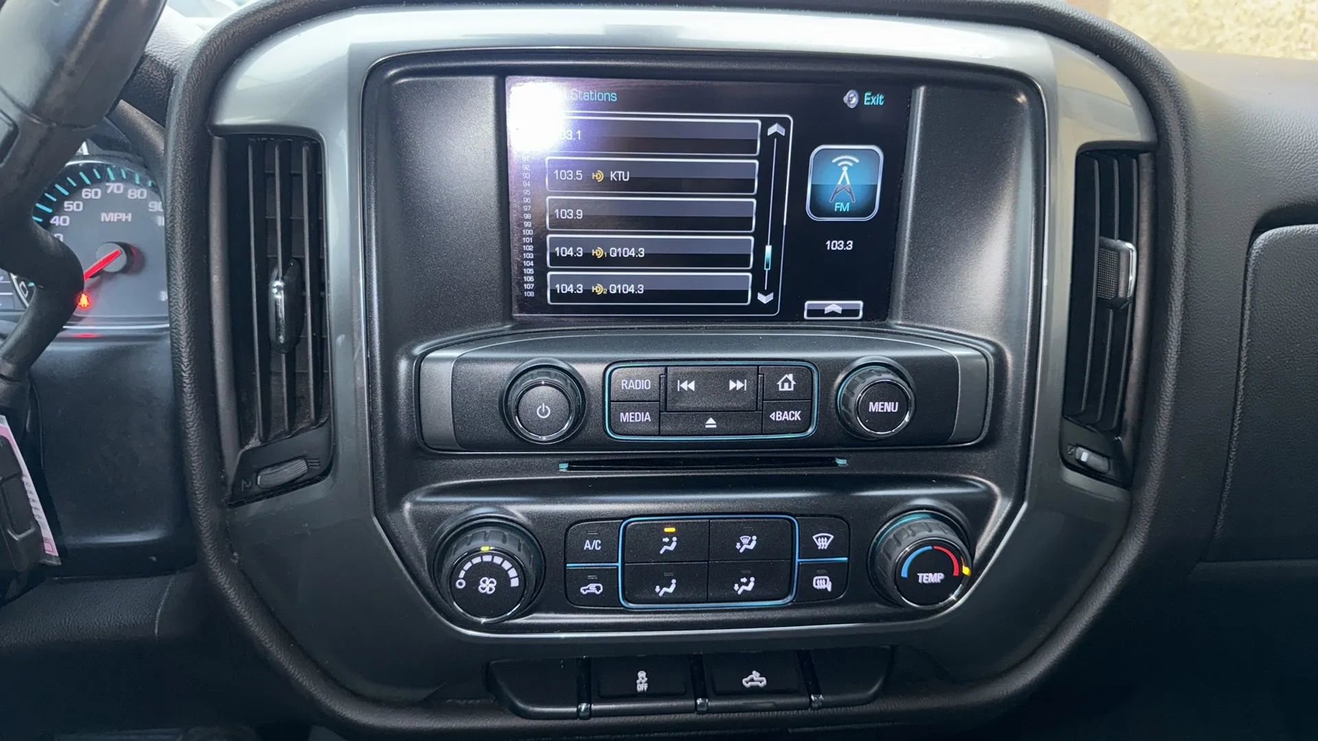 Used 2018 Chevrolet Silverado 1500 LT image 17