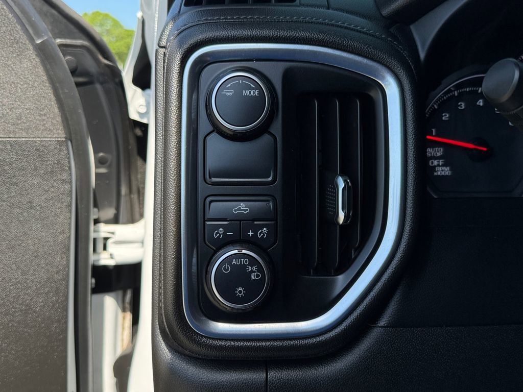 Used 2020 Chevrolet Silverado 1500 LT w/ All-Star Edition image 31