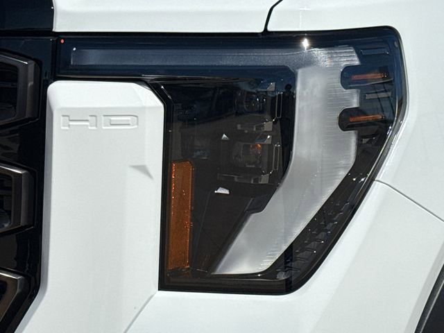 Used 2024 GMC Sierra 2500 AT4X AWD/4WD image 4