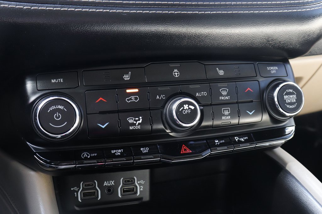 Used 2021 Dodge Durango SXT image 32