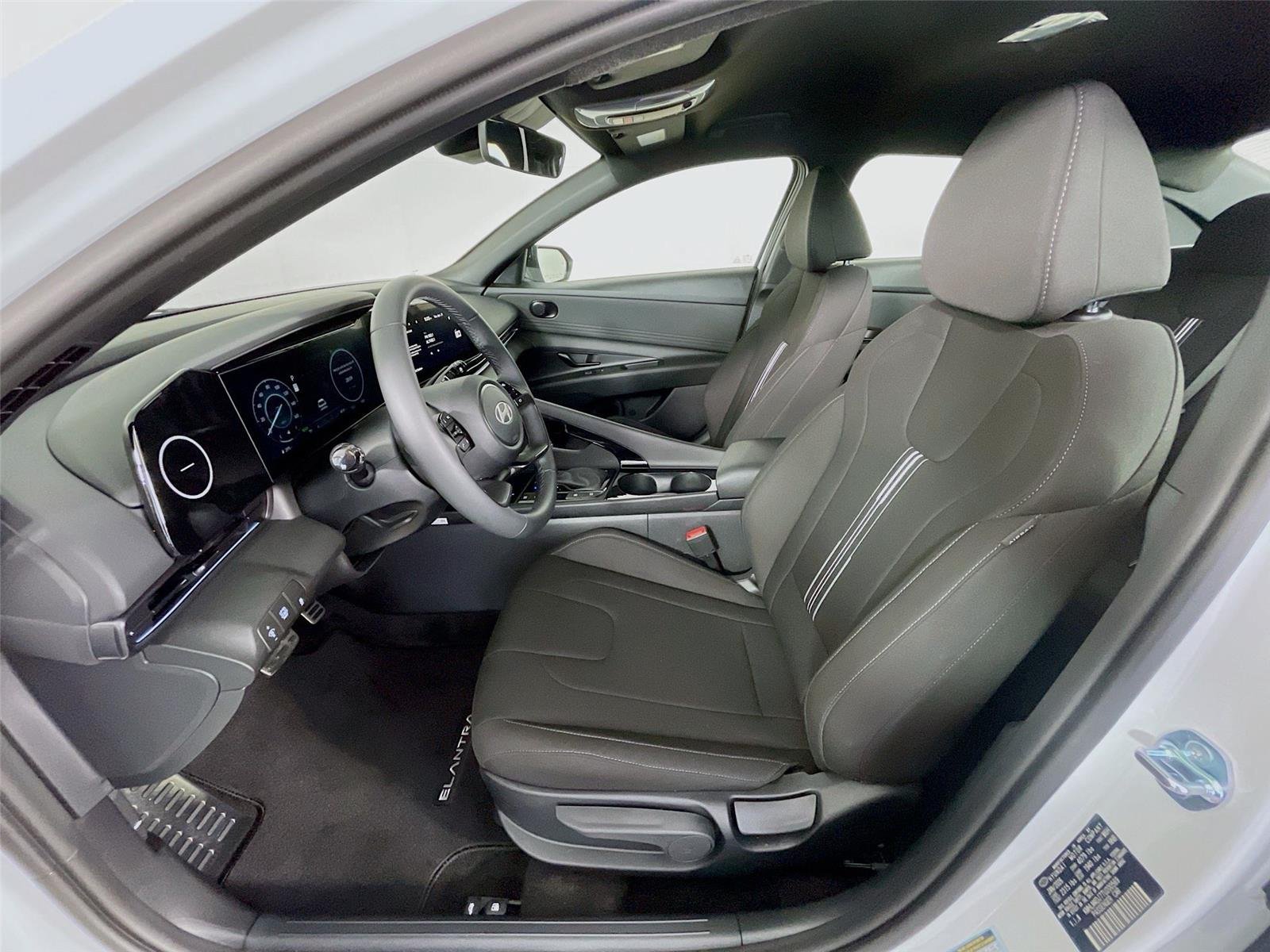 Used 2026 Hyundai Elantra SEL FWD image 24