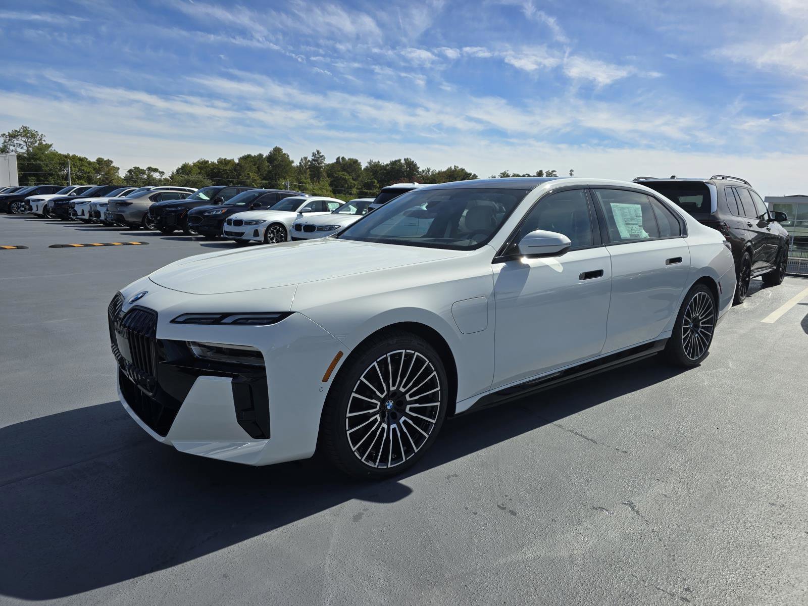 New 2026 BMW 750e xDrive AWD/4WD image 8